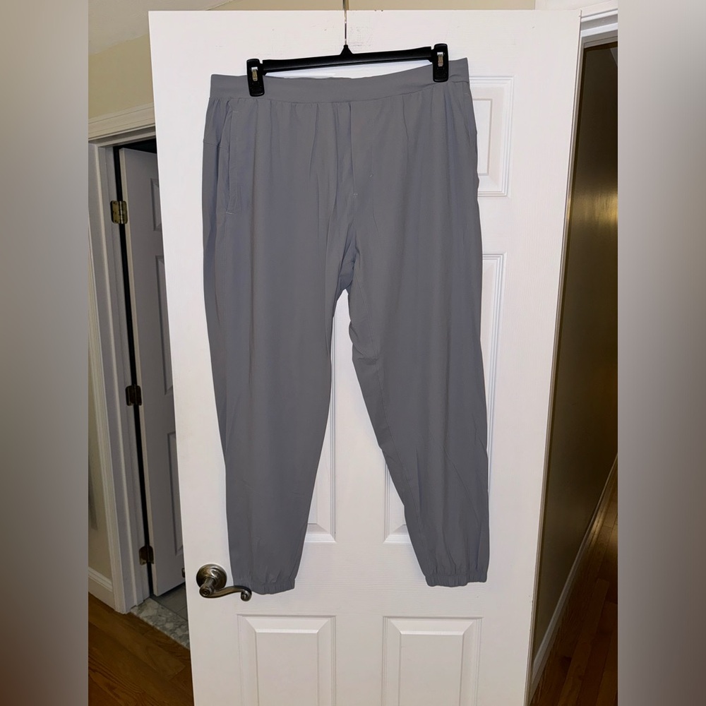 Men’s Lululemon Surge Jogger XXL in Silver/Gray